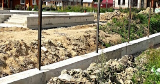 Фундамент под забор заказать в Соль-илецке - заливка фундамента для забора | от 1580 за п.м.